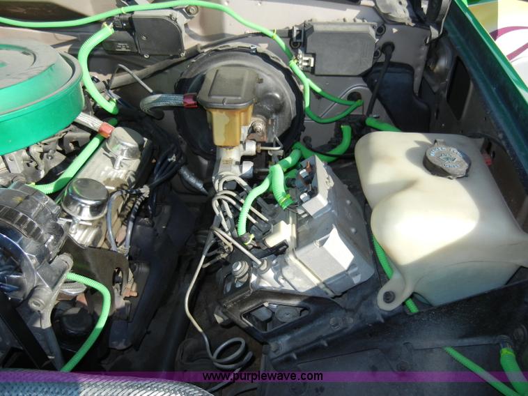 image for item A3307 1993 Chevrolet Suburban 1500 SUV