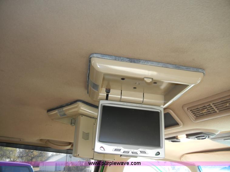 image for item A3307 1993 Chevrolet Suburban 1500 SUV