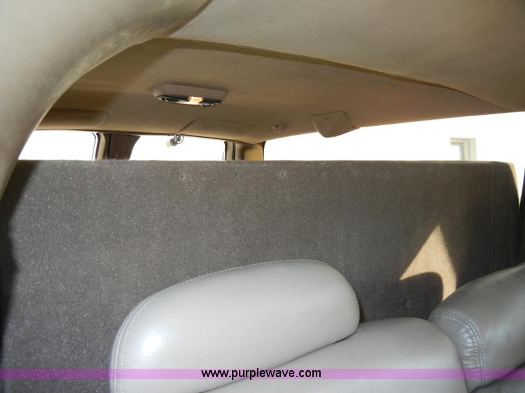 image for item A3307 1993 Chevrolet Suburban 1500 SUV