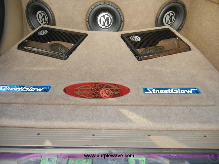 image for item A3307 1993 Chevrolet Suburban 1500 SUV