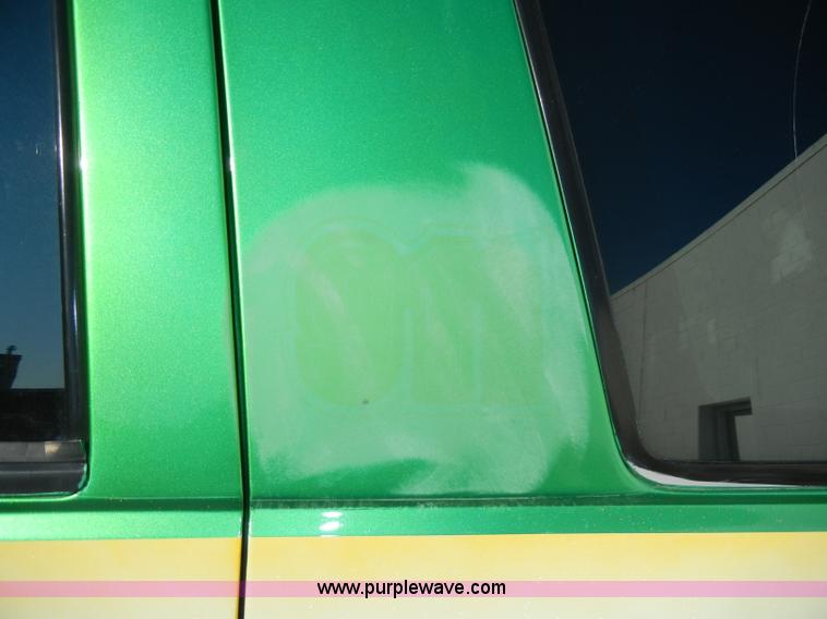 image for item A3307 1993 Chevrolet Suburban 1500 SUV