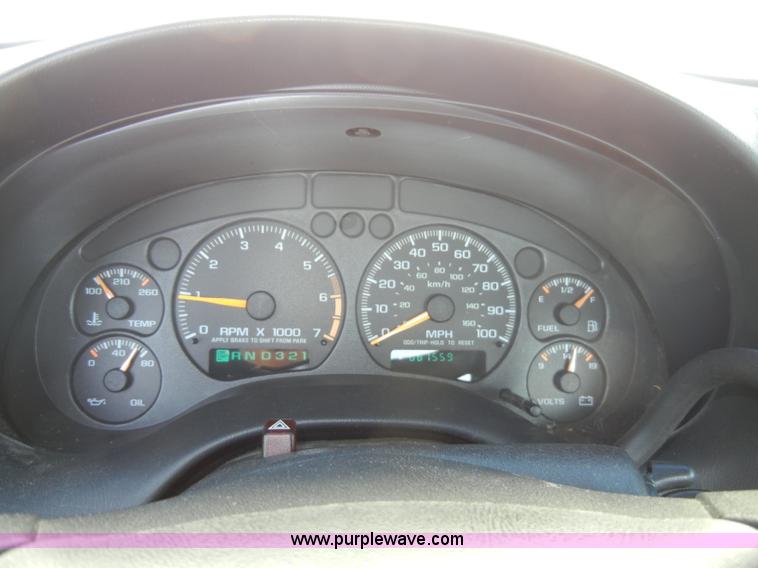 image for item A3308 1999 GMC Sonoma SLS pickup truck