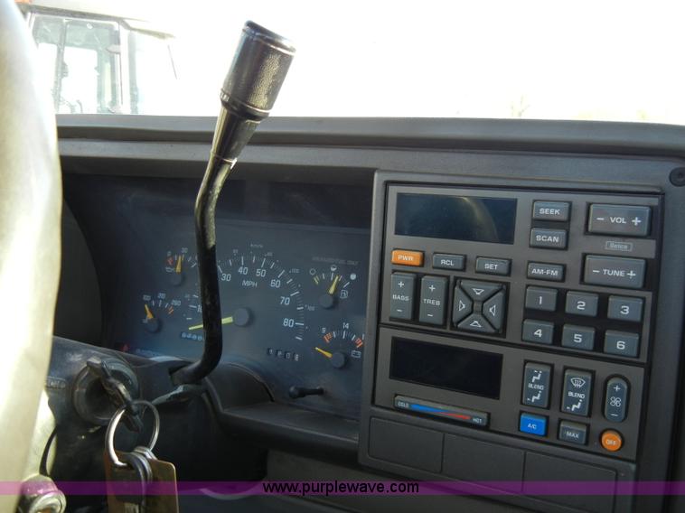 image for item A3309 1993 Chevrolet Cheyenne 1500 pickup truck