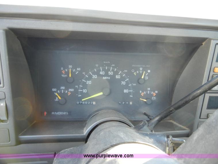 image for item A3309 1993 Chevrolet Cheyenne 1500 pickup truck