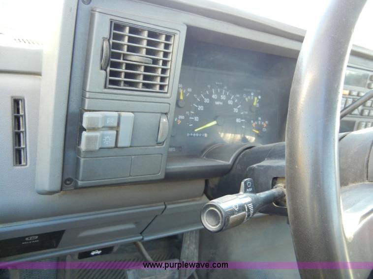 image for item A3309 1993 Chevrolet Cheyenne 1500 pickup truck
