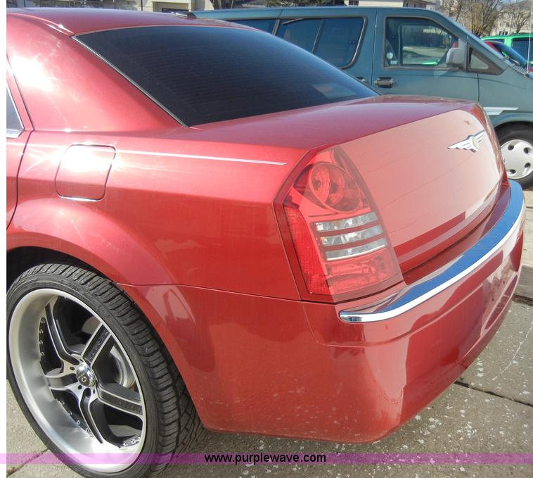 image for item A3311 2007 Chrysler 300 C