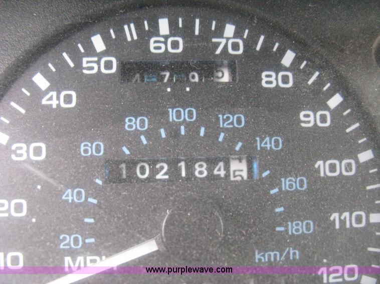 image for item A4479 1997 Ford Windstar six-passenger mini van