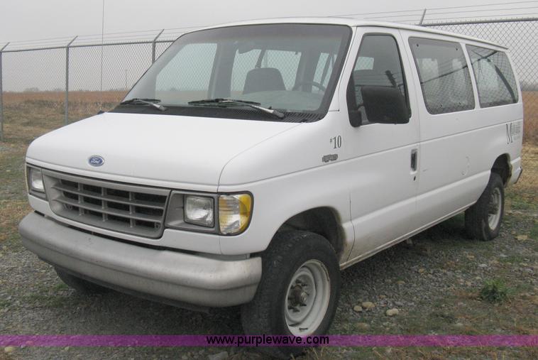 image for item A4480 1993 Ford E350 passenger van