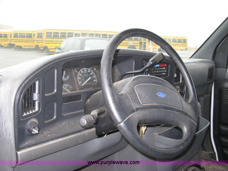 image for item A4480 1993 Ford E350 passenger van