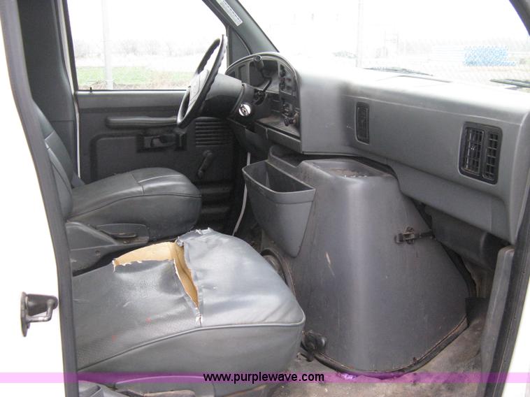 image for item A4480 1993 Ford E350 passenger van