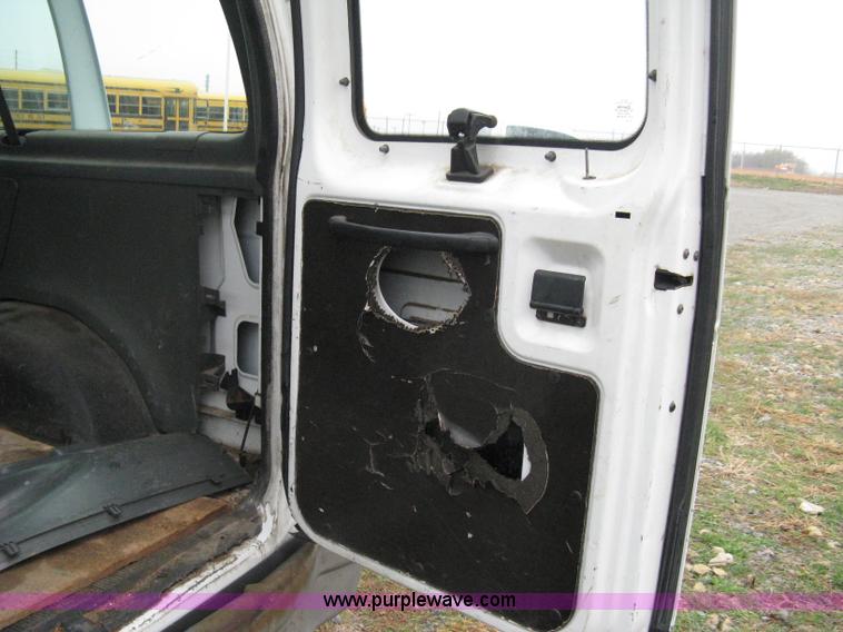 image for item A4480 1993 Ford E350 passenger van