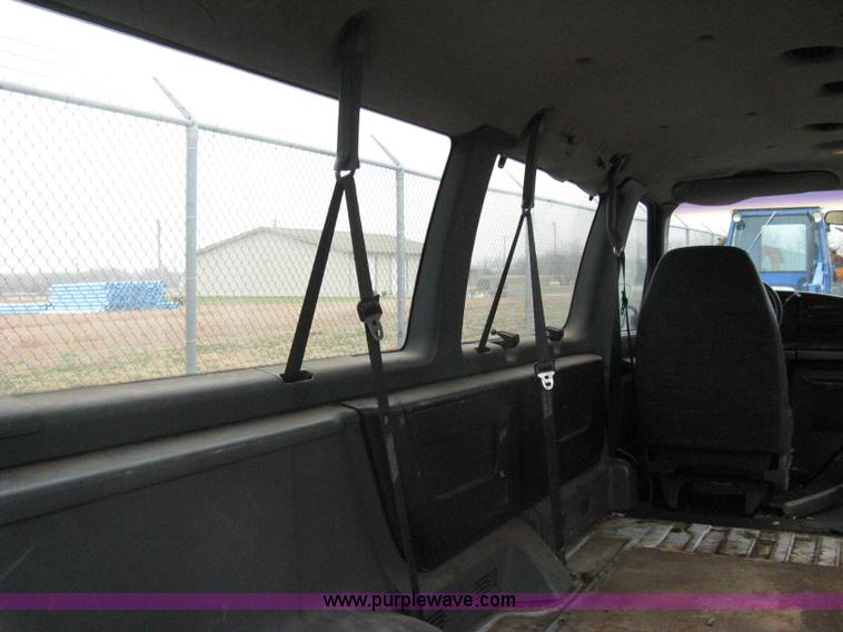 image for item A4480 1993 Ford E350 passenger van