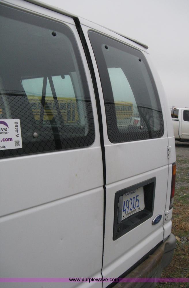 image for item A4480 1993 Ford E350 passenger van