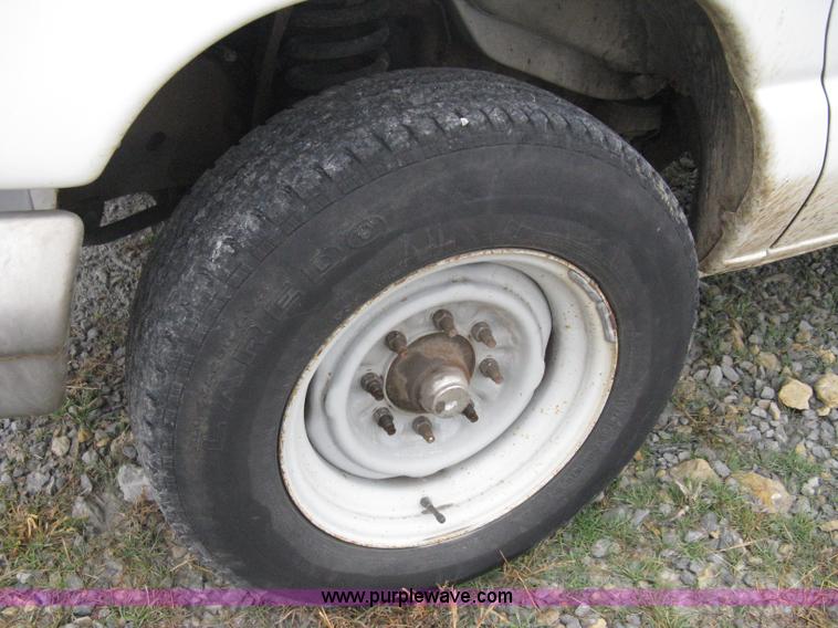 image for item A4480 1993 Ford E350 passenger van