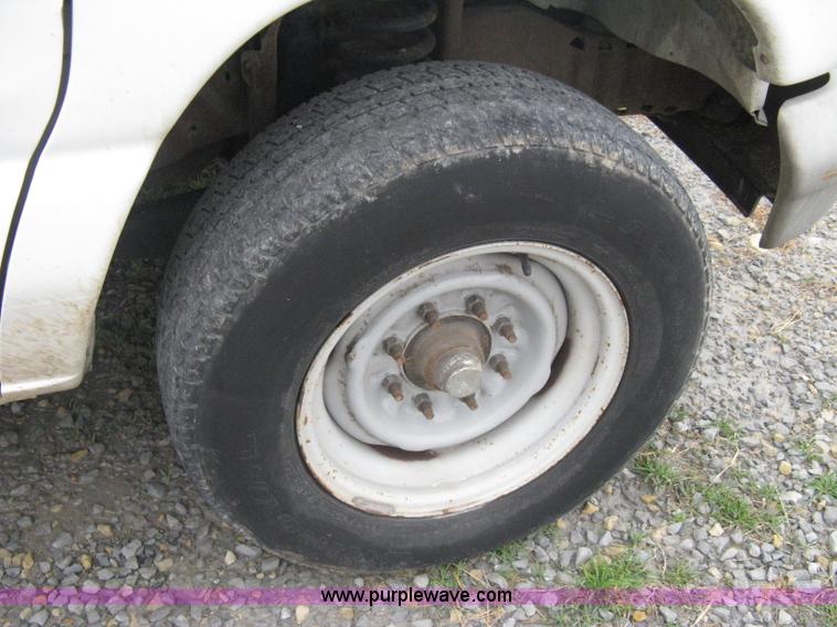 image for item A4480 1993 Ford E350 passenger van
