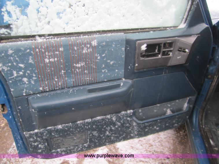 image for item B5568 1991 GMC Jimmy S15 SUV