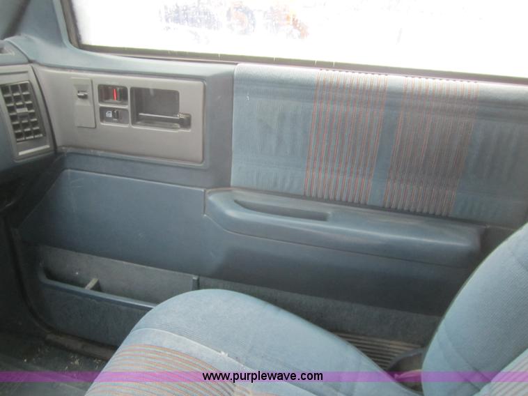 image for item B5568 1991 GMC Jimmy S15 SUV