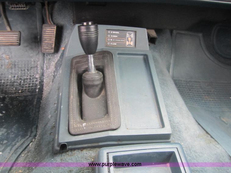 image for item B5568 1991 GMC Jimmy S15 SUV