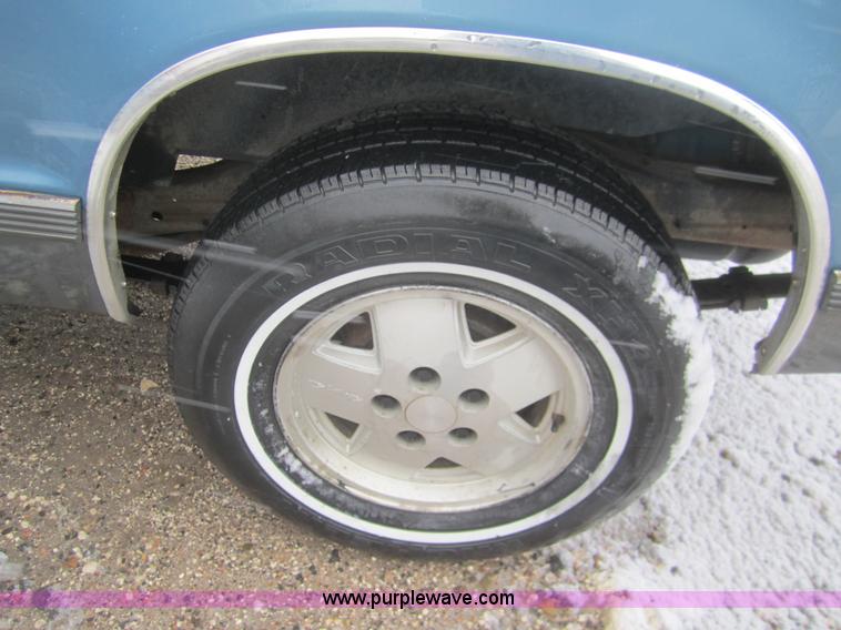 image for item B5568 1991 GMC Jimmy S15 SUV