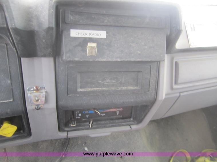 image for item B5569 1995 Ford F700 bucket truck