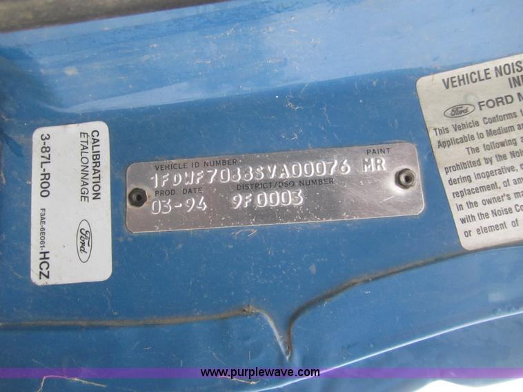 image for item B5569 1995 Ford F700 bucket truck