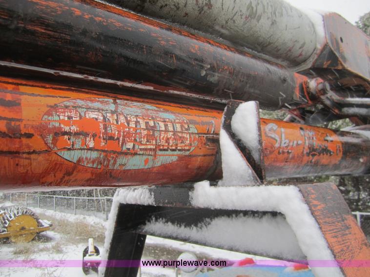 image for item B5569 1995 Ford F700 bucket truck