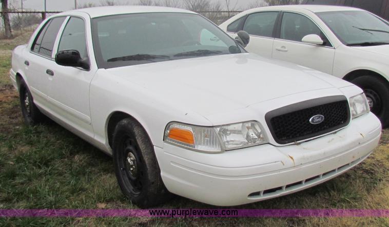 image for item B7001 2006 Ford Crown Victoria Police Interceptor