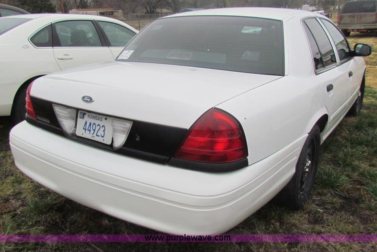 image for item B7001 2006 Ford Crown Victoria Police Interceptor