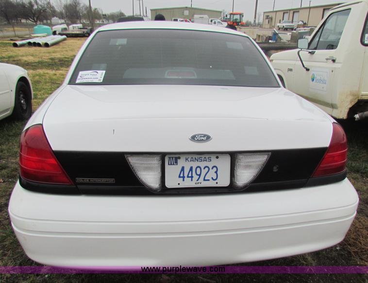 image for item B7001 2006 Ford Crown Victoria Police Interceptor