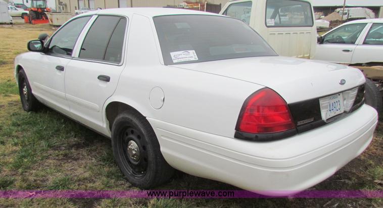 image for item B7001 2006 Ford Crown Victoria Police Interceptor