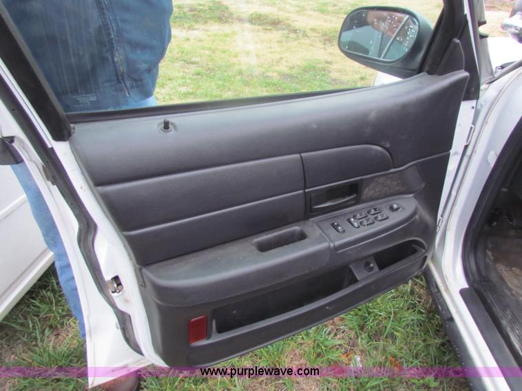 image for item B7001 2006 Ford Crown Victoria Police Interceptor