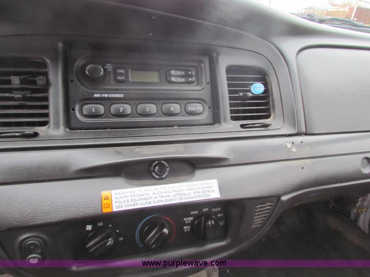 image for item B7001 2006 Ford Crown Victoria Police Interceptor