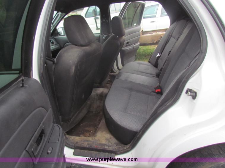 image for item B7001 2006 Ford Crown Victoria Police Interceptor