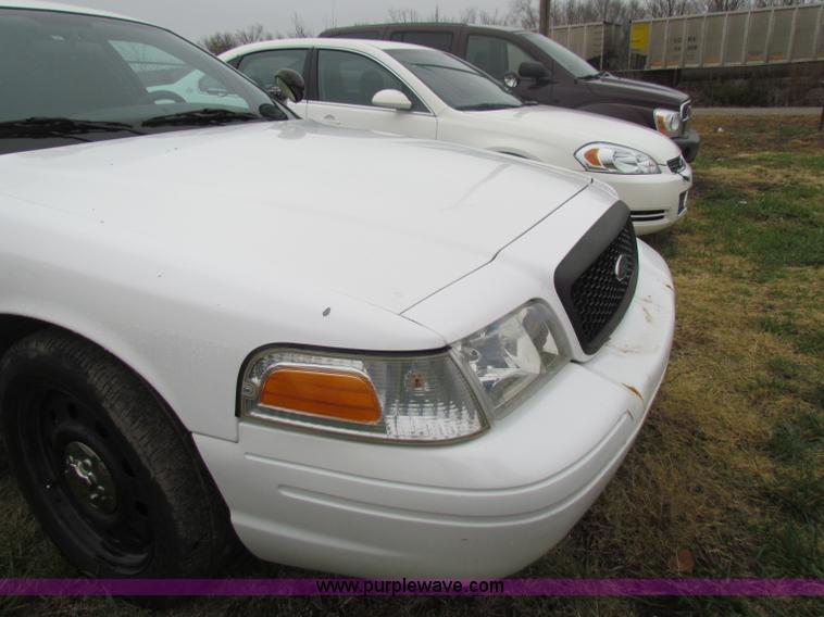 image for item B7001 2006 Ford Crown Victoria Police Interceptor