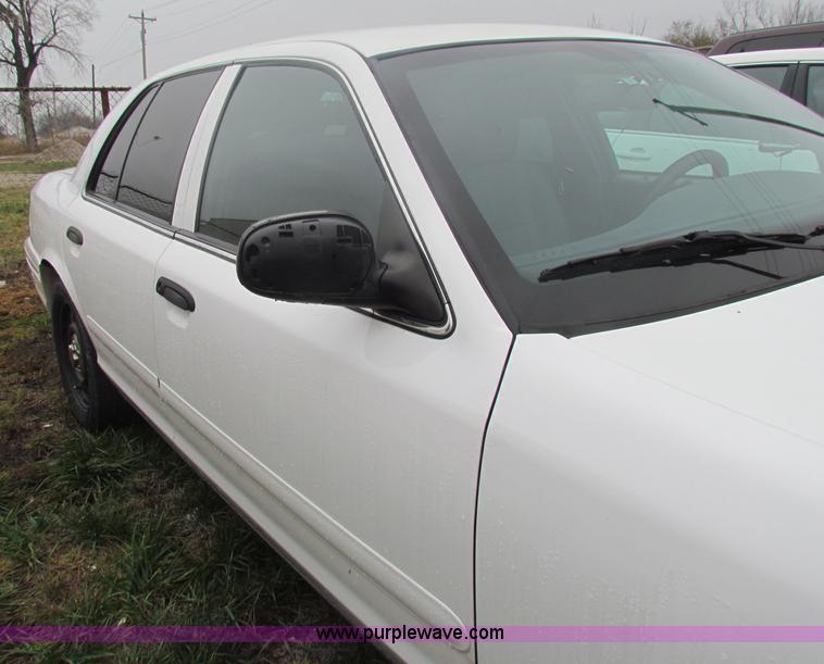 image for item B7001 2006 Ford Crown Victoria Police Interceptor