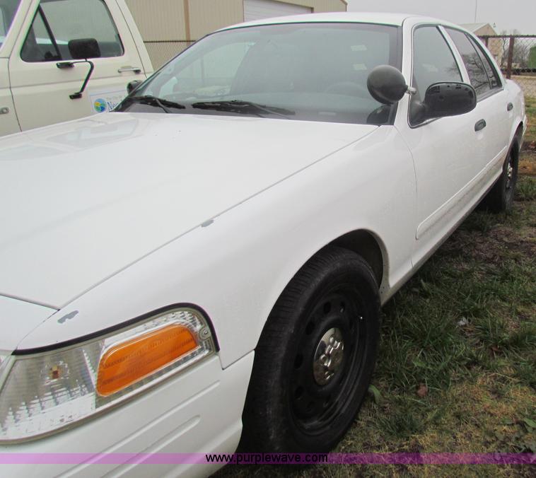 image for item B7001 2006 Ford Crown Victoria Police Interceptor