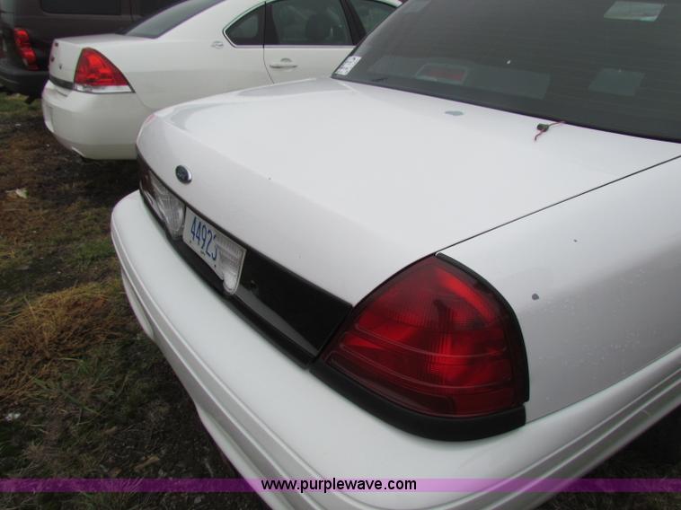 image for item B7001 2006 Ford Crown Victoria Police Interceptor