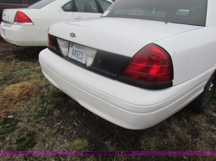 image for item B7001 2006 Ford Crown Victoria Police Interceptor