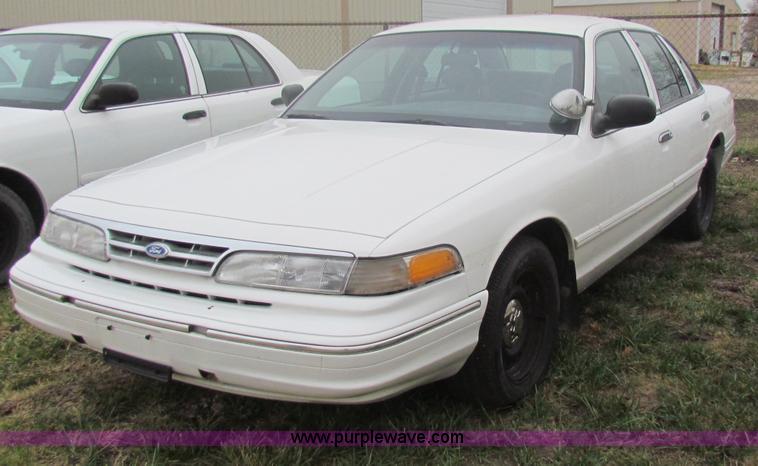 image for item B7003 1997 Ford Crown Victoria Police Interceptor