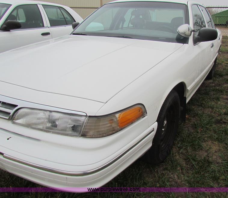 image for item B7003 1997 Ford Crown Victoria Police Interceptor