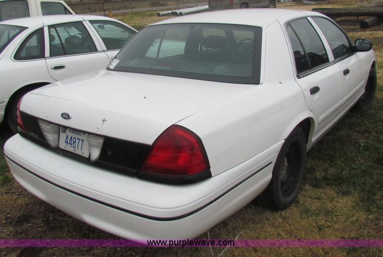image for item B7004 2000 Ford Crown Victoria Police Interceptor