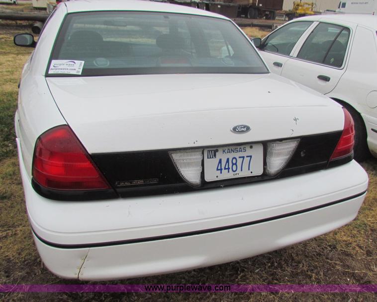 image for item B7004 2000 Ford Crown Victoria Police Interceptor