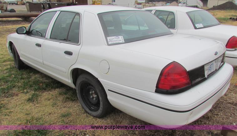 image for item B7004 2000 Ford Crown Victoria Police Interceptor