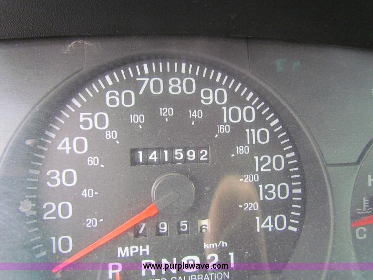 image for item B7004 2000 Ford Crown Victoria Police Interceptor