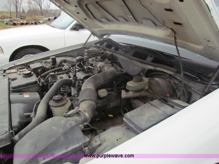 image for item B7004 2000 Ford Crown Victoria Police Interceptor