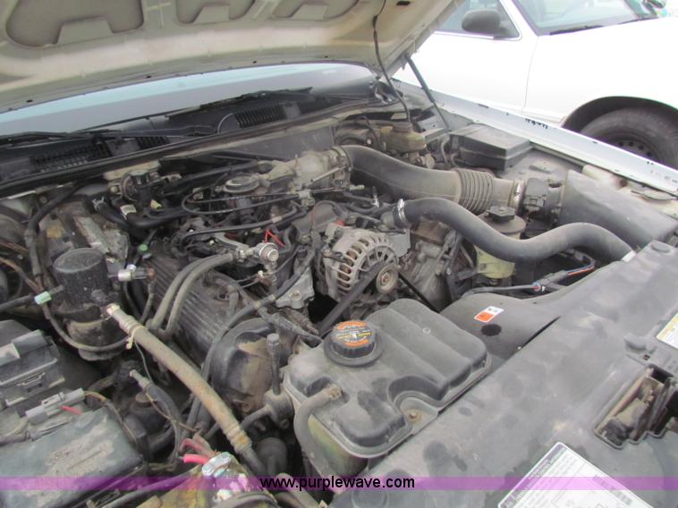 image for item B7004 2000 Ford Crown Victoria Police Interceptor
