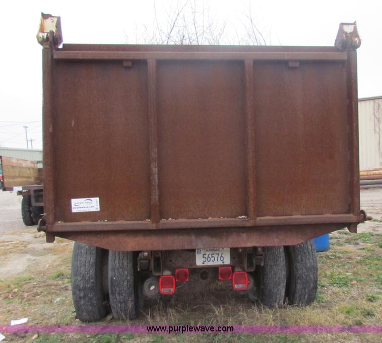 image for item B7007 1985 Ford L8000 dump truck