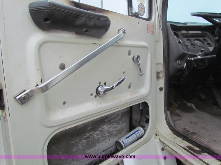 image for item B7007 1985 Ford L8000 dump truck