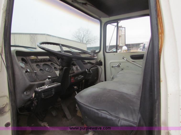 image for item B7007 1985 Ford L8000 dump truck