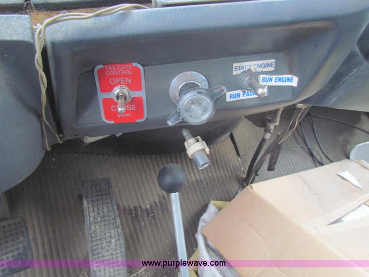 image for item B7007 1985 Ford L8000 dump truck